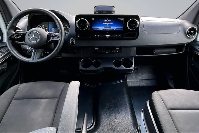 Used 2025 Mercedes-Benz Sprinter 2500 image 7