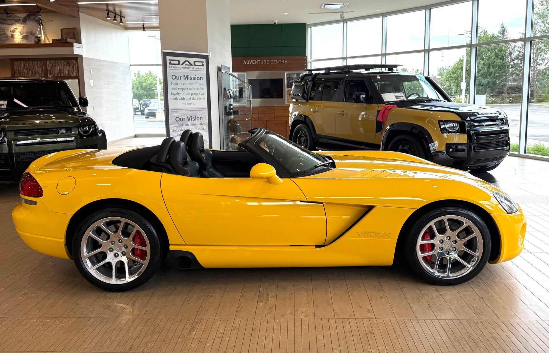 Used 2005 Dodge Viper SRT-10 RWD image 12