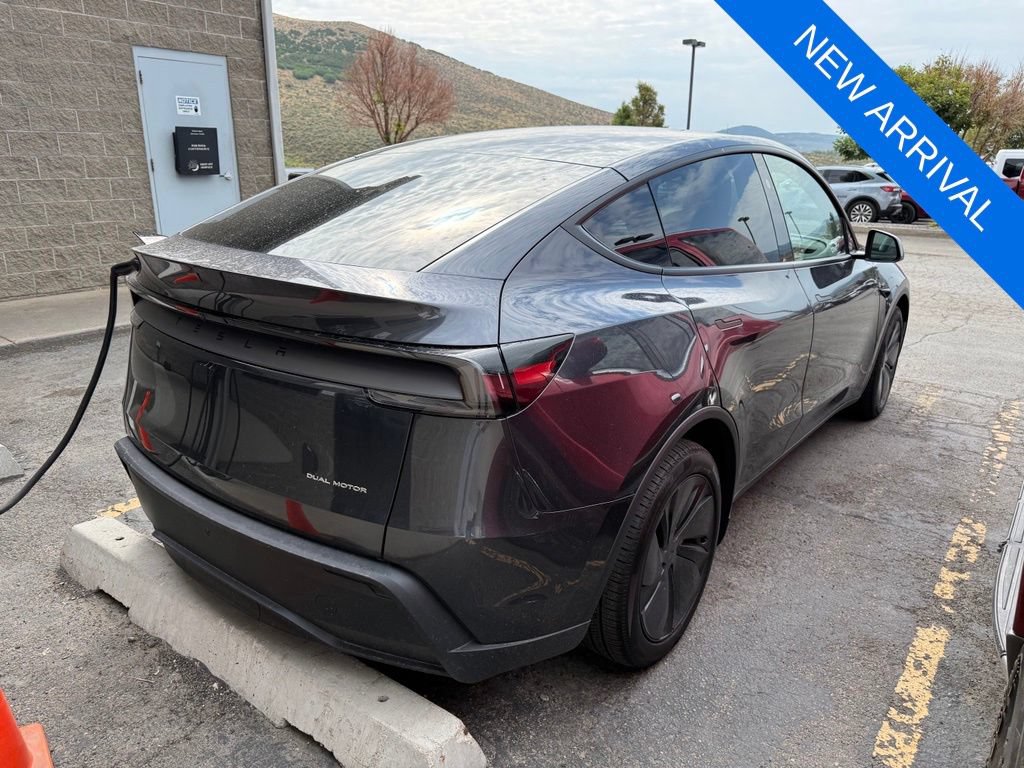 Used 2026 Tesla Model Y AWD image 7