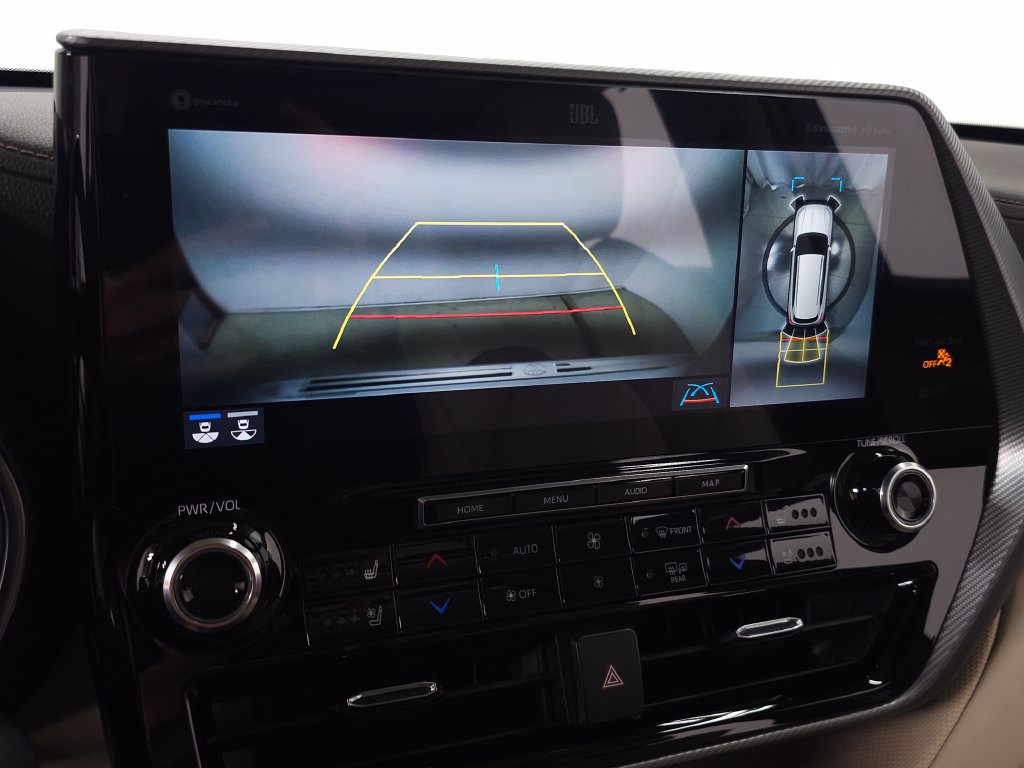 Used 2022 Toyota Highlander Platinum FWD image 28