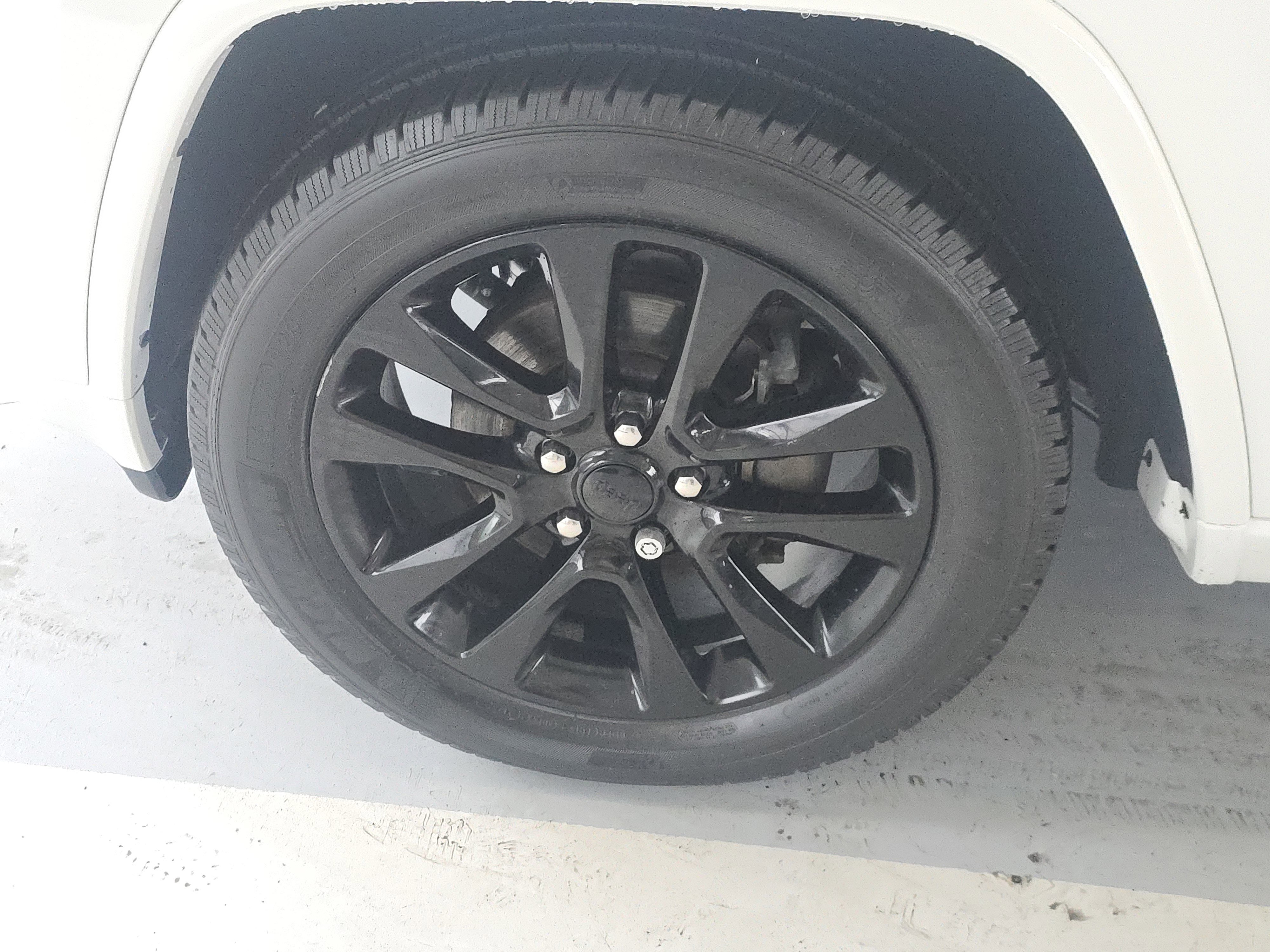 Used 2017 Jeep Grand Cherokee Altitude image 13