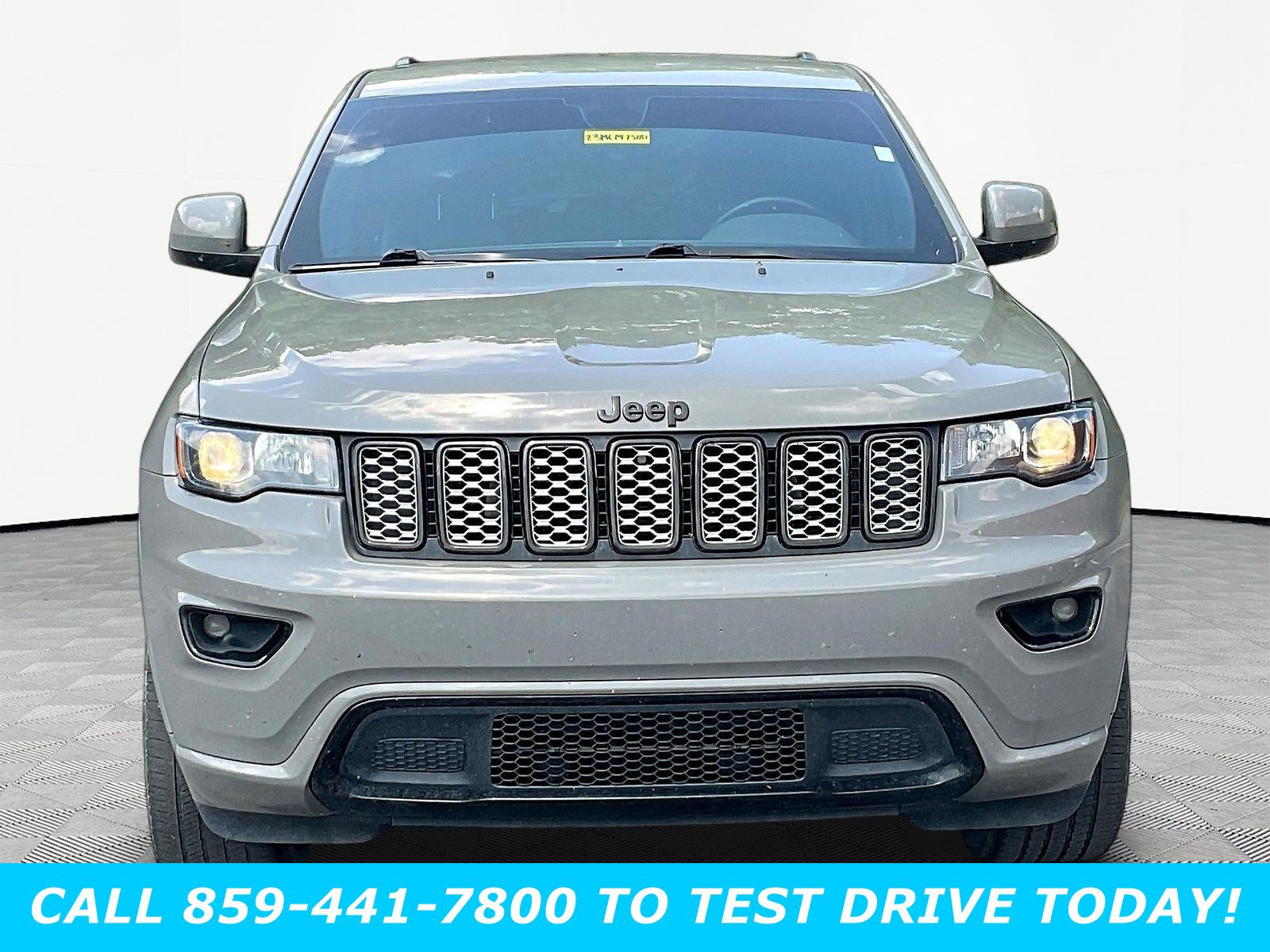 Used 2021 Jeep Grand Cherokee Laredo X AWD/4WD image 2