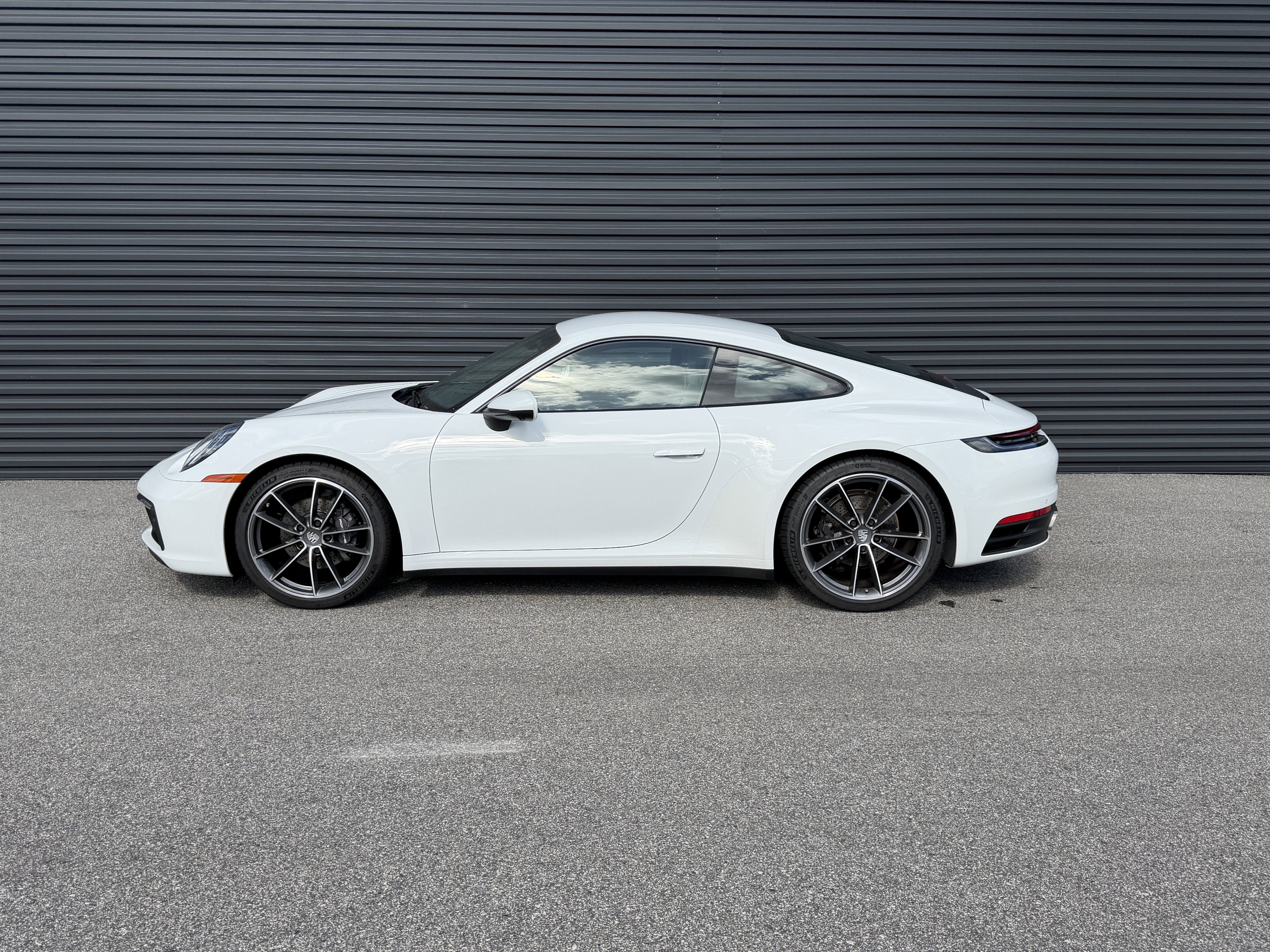 Certified 2022 Porsche 911 Carrera image 2