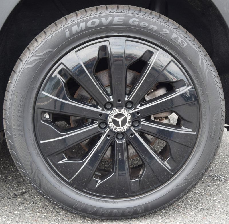 Used 2021 Mercedes-Benz GLB 250 4MATIC w/ Premium Package image 14