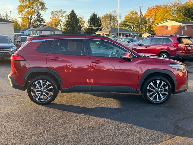 Used 2024 Toyota Corolla Cross XLE image 9