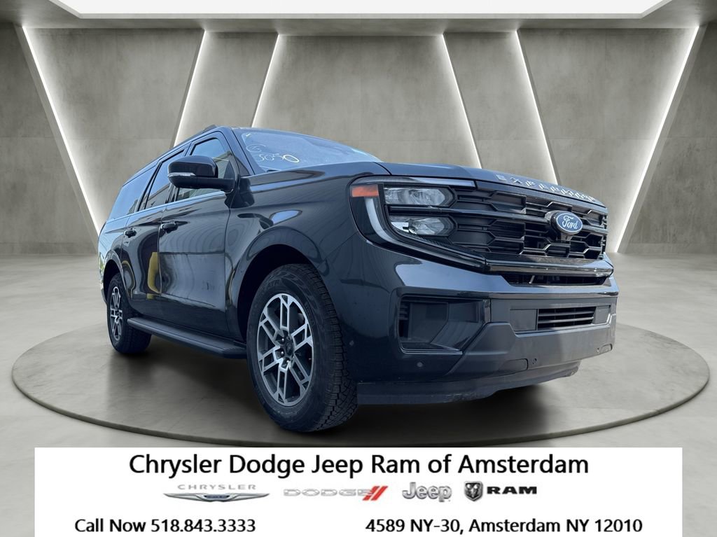 Used 2025 Ford Expedition Max Active AWD/4WD image 1