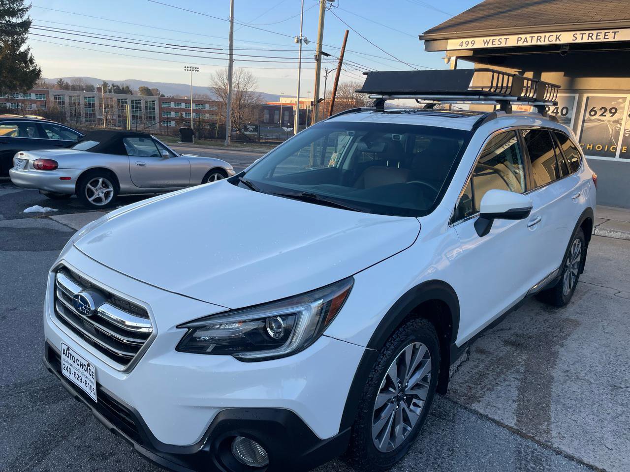 Used 2018 Subaru Outback 3.6R Touring image 3