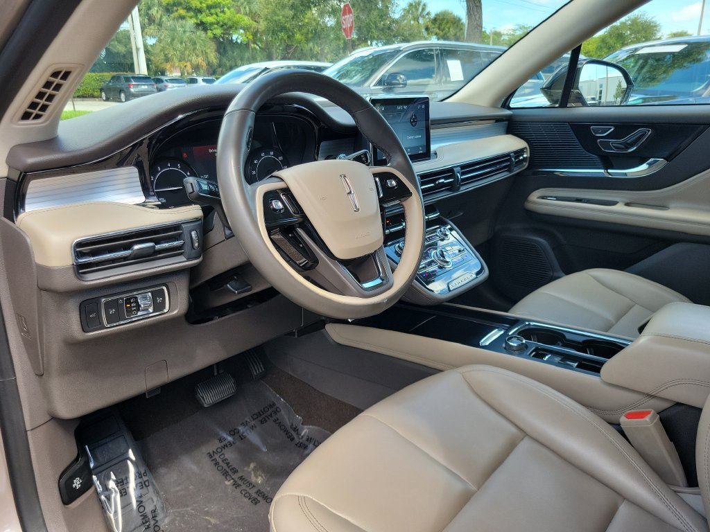 Certified 2021 Lincoln Corsair FWD image 12