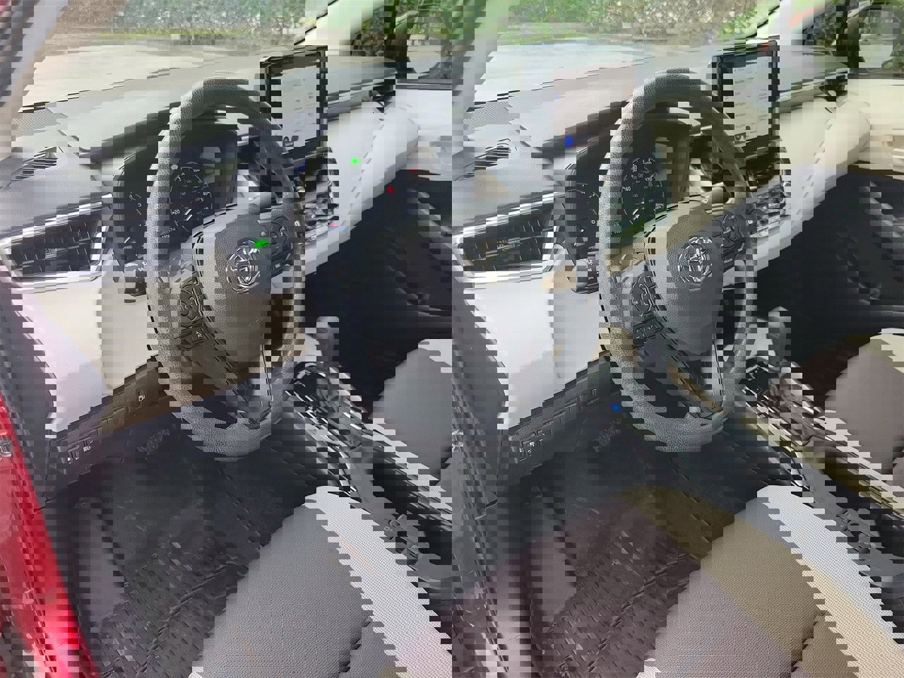 Used 2023 Toyota Corolla LE image 15