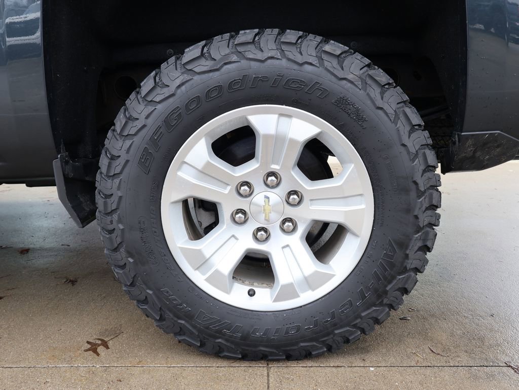 Used 2018 Chevrolet Silverado 1500 LT w/ All Star Edition image 39