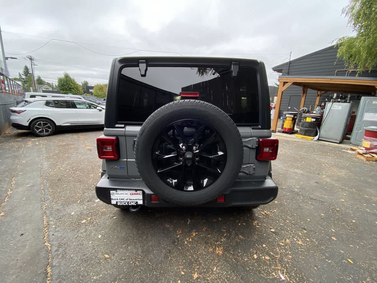 Used 2021 Jeep Wrangler Unlimited Sahara w/ Cold Weather Group AWD/4WD image 5