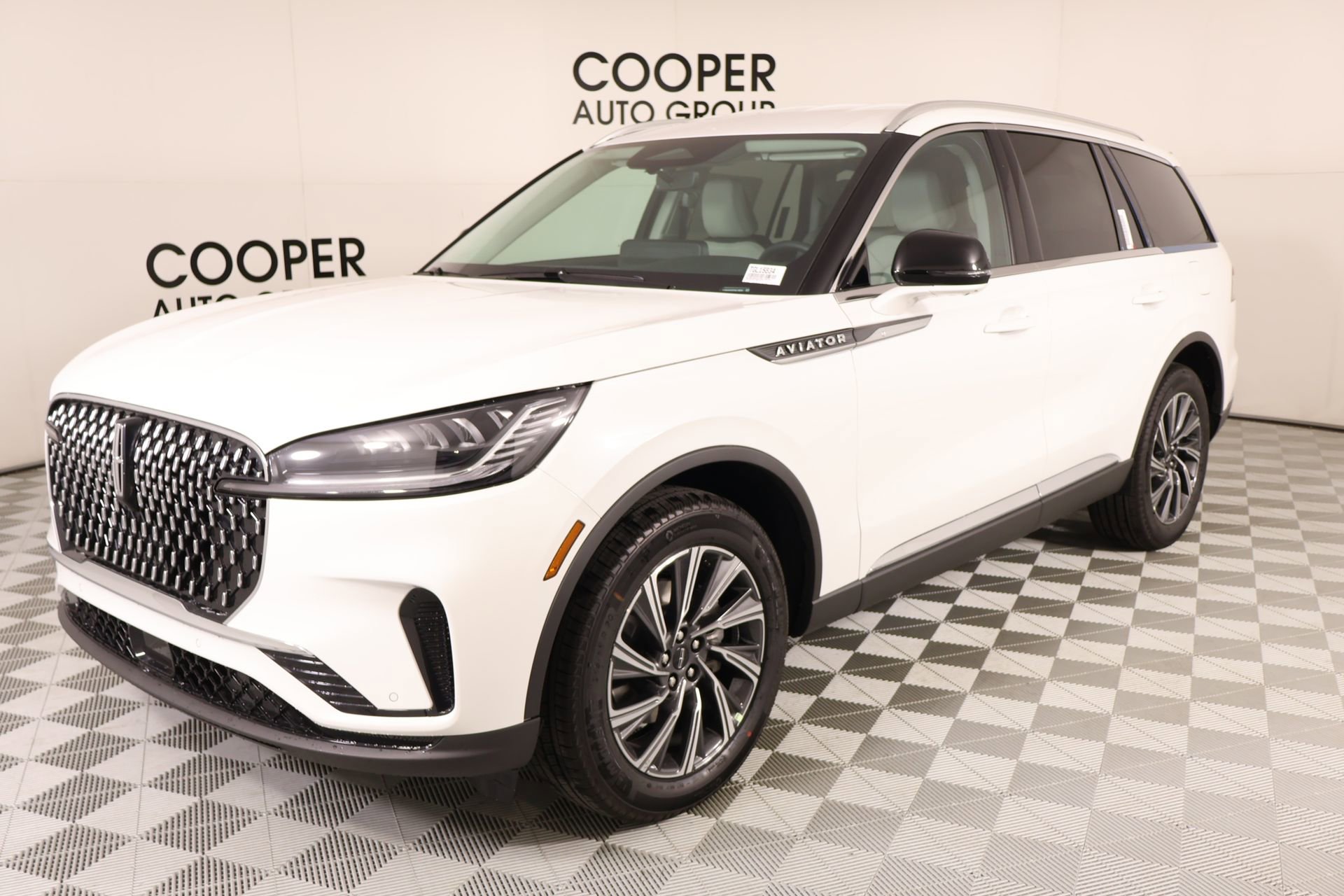 New 2026 Lincoln Aviator AWD image 10
