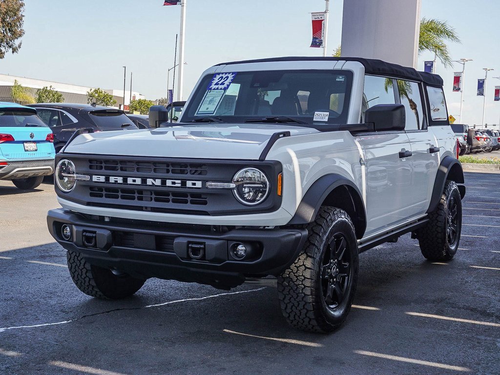Used 2022 Ford Bronco Black Diamond image 4