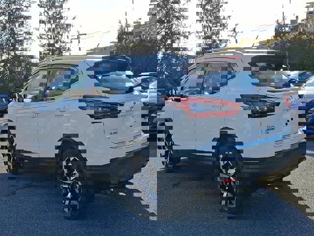 Used 2022 Nissan Rogue Sport SL image 4