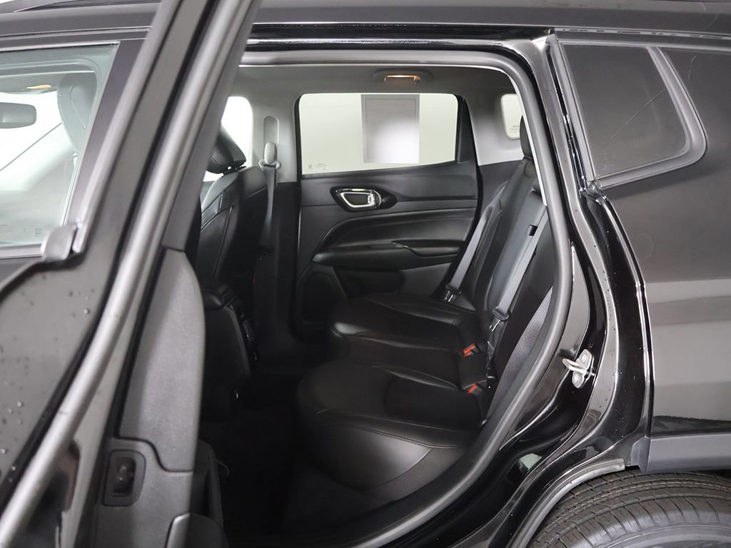 Used 2022 Jeep Compass Trailhawk w/ Trailhawk Convenience Group AWD/4WD image 28