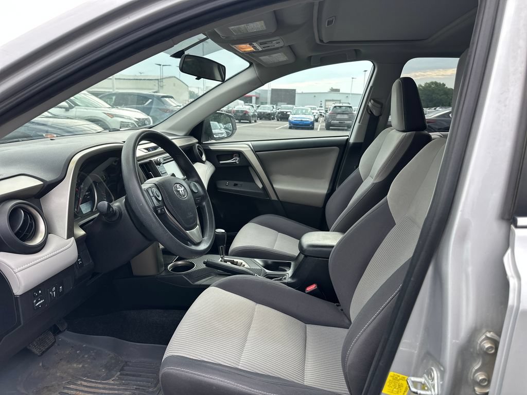 Used 2014 Toyota RAV4 XLE AWD/4WD image 10