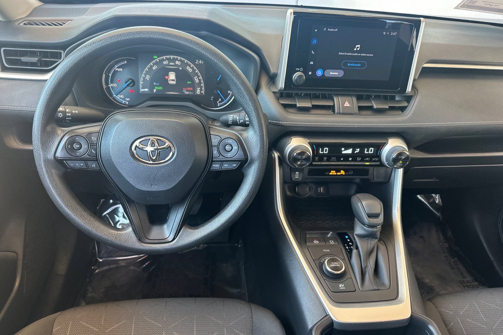 Used 2025 Toyota RAV4 XLE AWD/4WD image 17