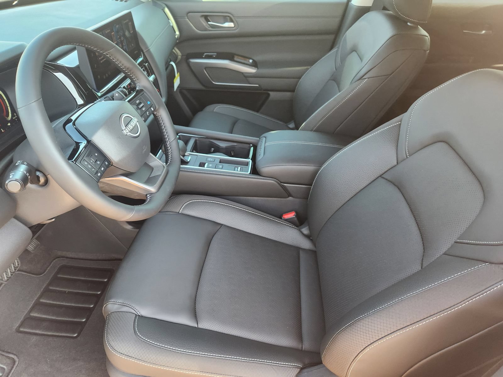 New 2026 Nissan Pathfinder SL w/ Cargo Package FWD image 12