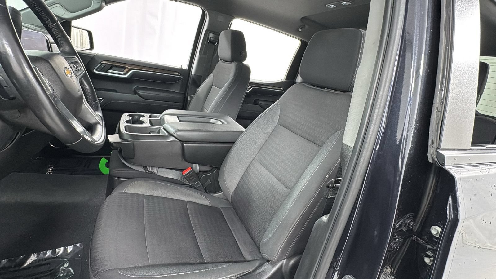 Used 2022 Chevrolet Silverado 1500 LT AWD/4WD image 10