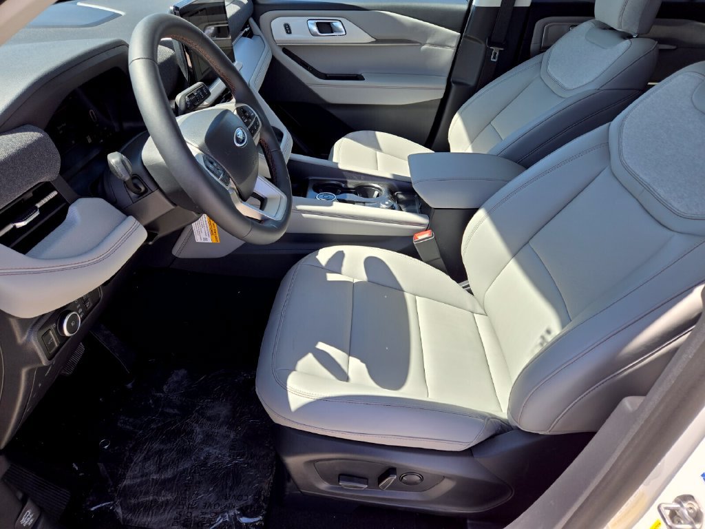 New 2026 Ford Explorer Active w/ Active Comfort Package RWD image 19