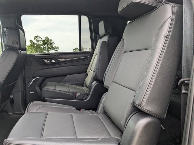 Used 2024 GMC Yukon XL Denali image 15