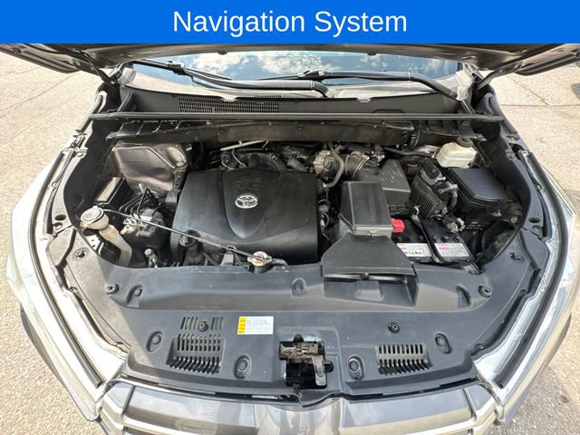 Used 2019 Toyota Highlander XLE AWD/4WD image 12
