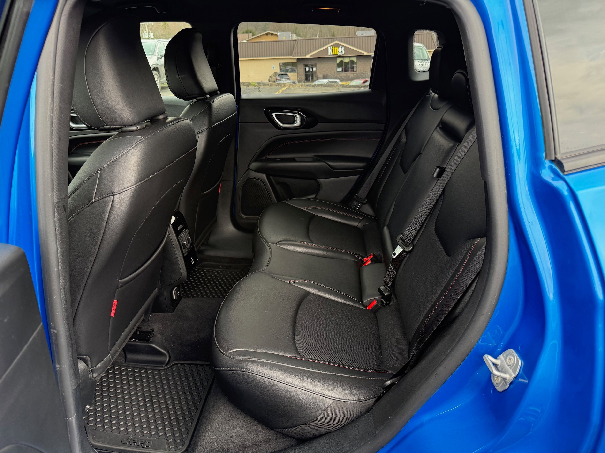 Used 2023 Jeep Compass Trailhawk w/ Trailhawk Convenience Group image 7