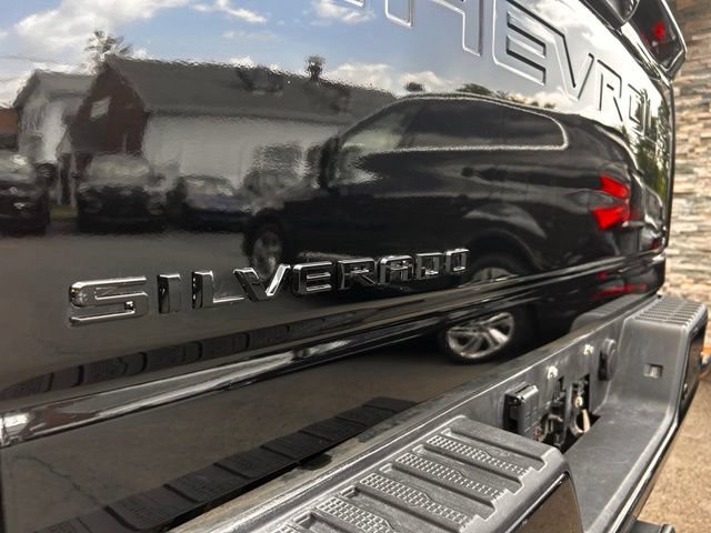 Used 2024 Chevrolet Silverado 2500 LT w/ Midnight Edition AWD/4WD image 7