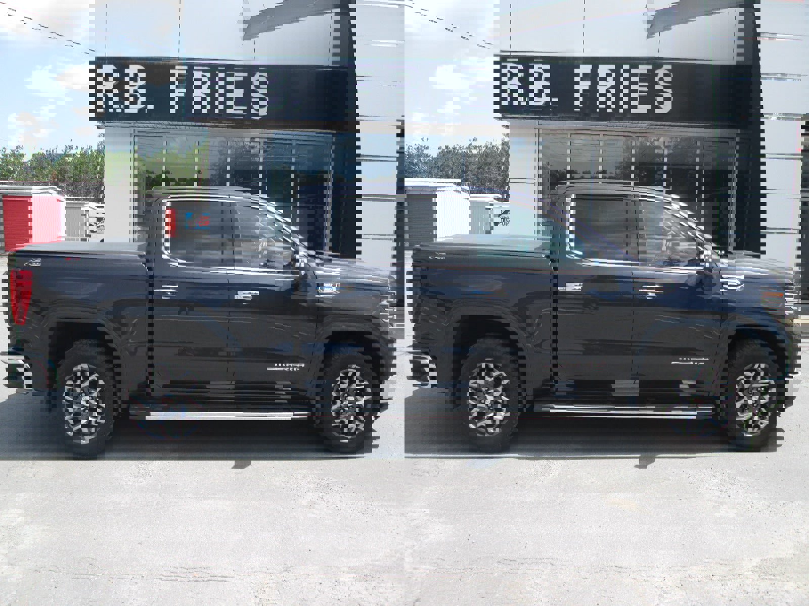 Certified 2022 GMC Sierra 1500 SLT w/ SLT Premium Plus Package image 7