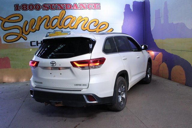 Used 2017 Toyota Highlander Limited image 8