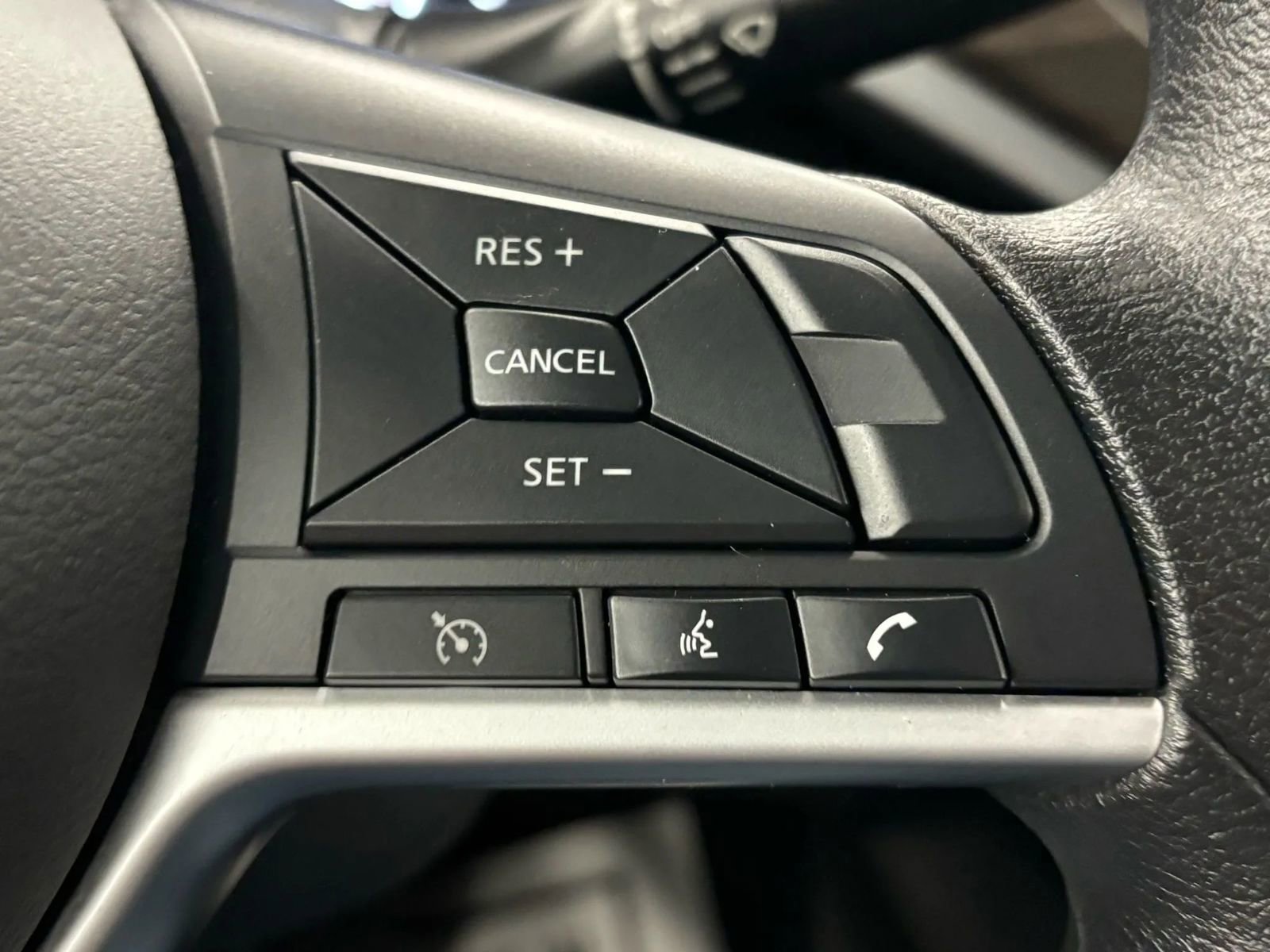 Used 2024 Nissan Altima 2.5 SV FWD image 46