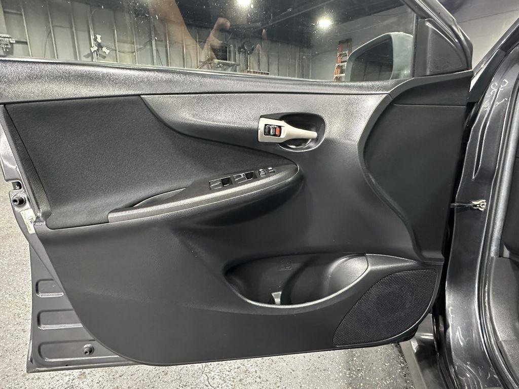 Used 2009 Toyota Corolla S FWD image 12