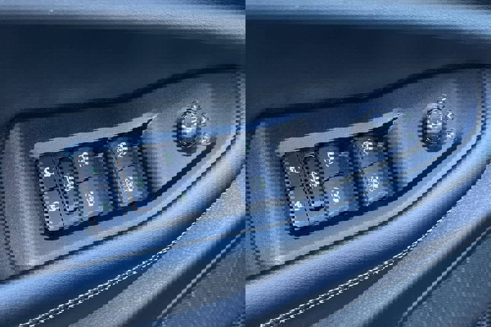 Used 2025 Jeep Grand Cherokee Laredo X w/ Luxury Tech Group I image 13