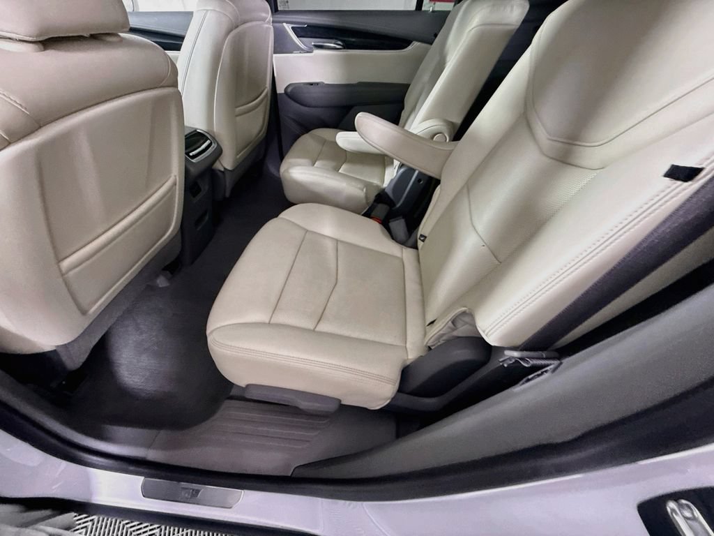 Used 2020 Cadillac XT6 Premium Luxury AWD/4WD image 29