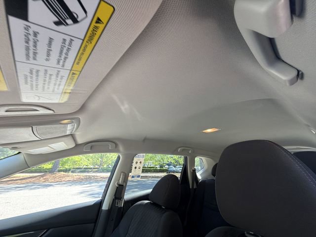 Used 2019 Nissan Rogue SV w/ Premium Package FWD image 22