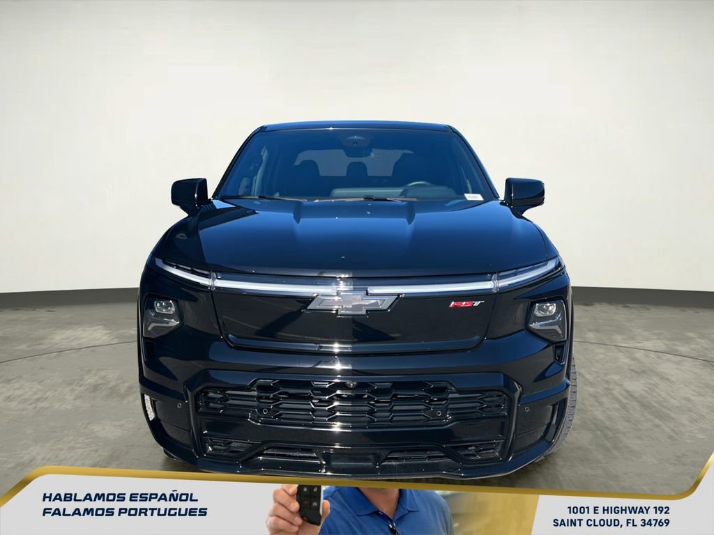 Certified 2025 Chevrolet Silverado EV RST AWD/4WD image 9