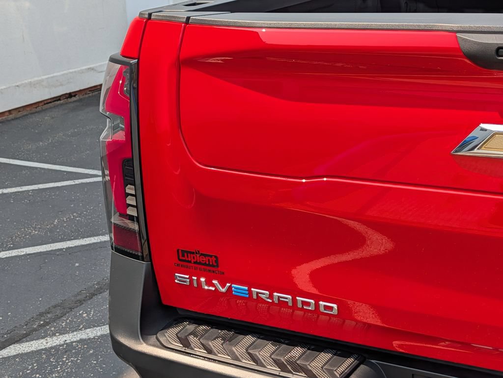 Used 2025 Chevrolet Silverado EV LT AWD/4WD image 5