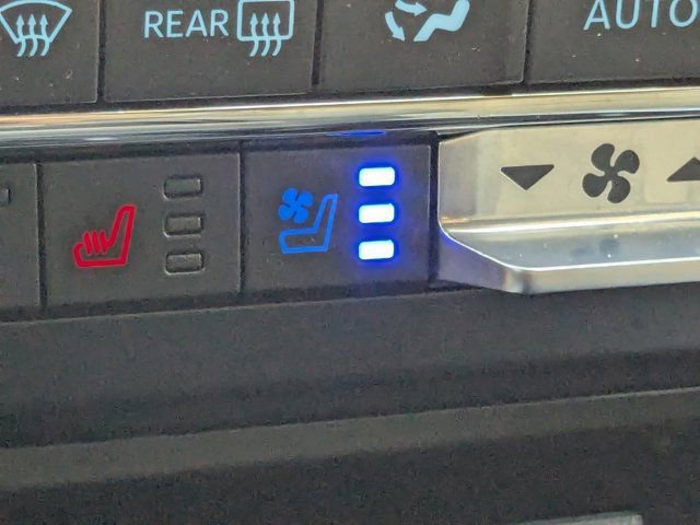 Used 2025 Ford F450 Platinum w/ Platinum Plus Package AWD/4WD image 24