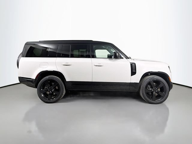 New 2026 Land Rover Defender 130 X-Dynamic SE AWD/4WD image 4