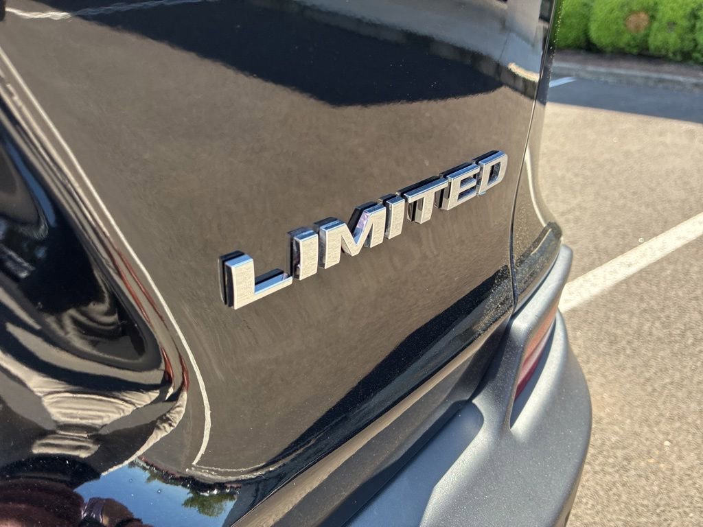 Used 2019 Jeep Cherokee Limited AWD/4WD image 11