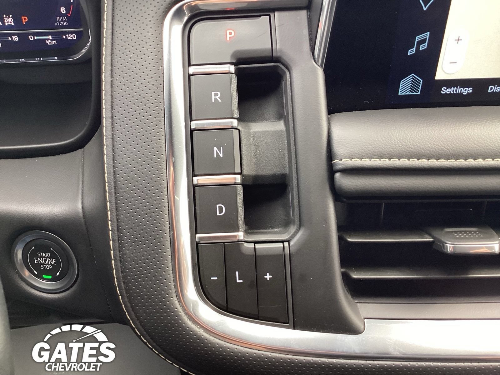 Used 2024 Chevrolet Tahoe Premier AWD/4WD image 23