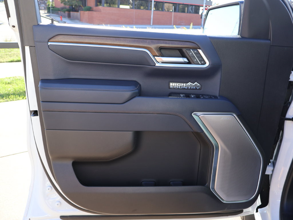 Used 2024 Chevrolet Silverado 1500 High Country w/ High Country Premium Package AWD/4WD image 37