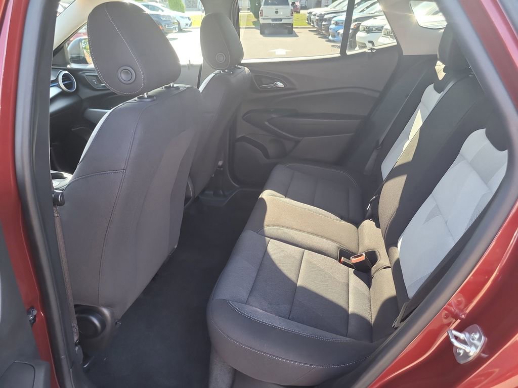 Used 2025 Chevrolet Trax LS image 10