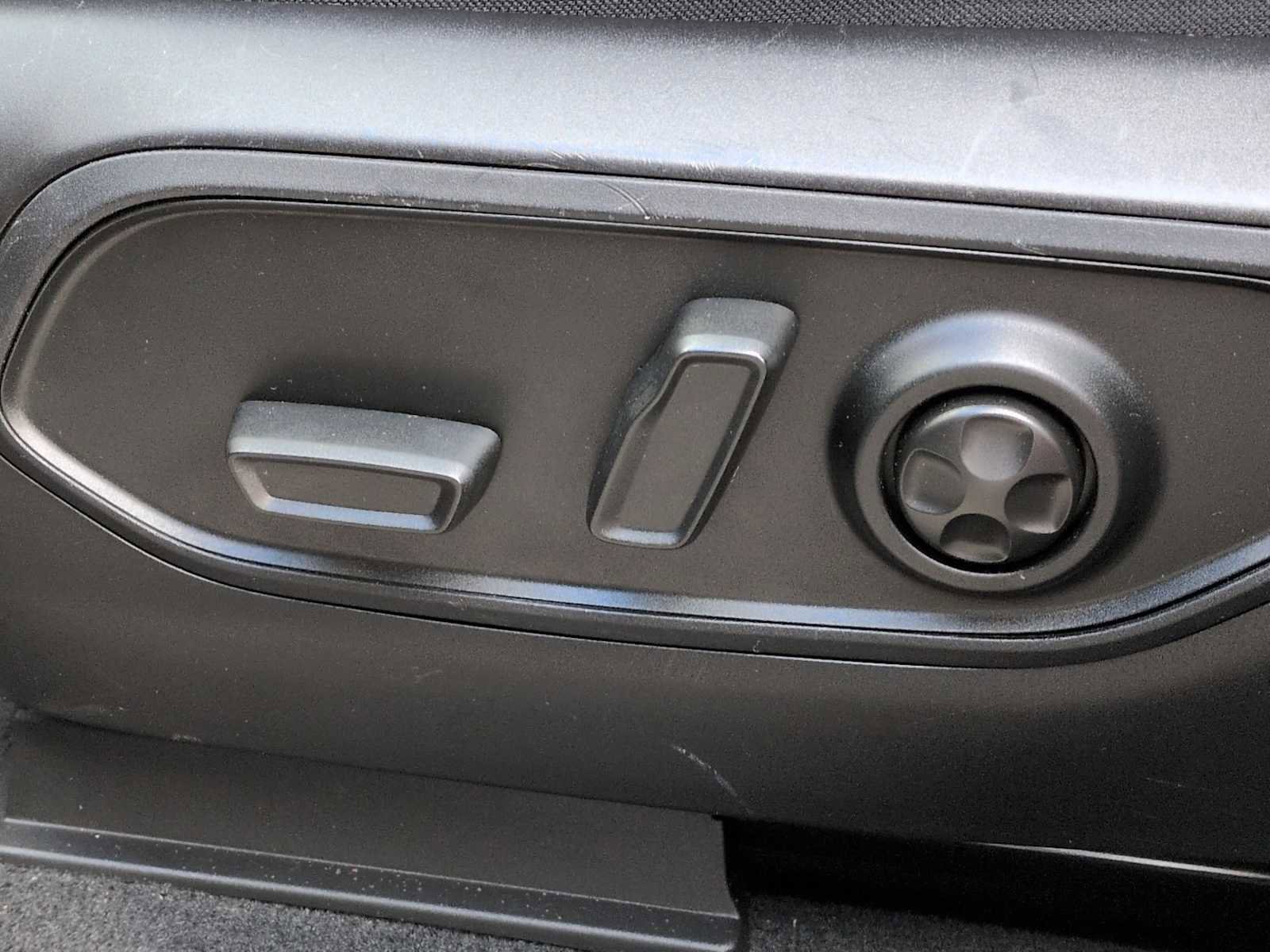 Used 2023 Jeep Grand Cherokee L Laredo image 17