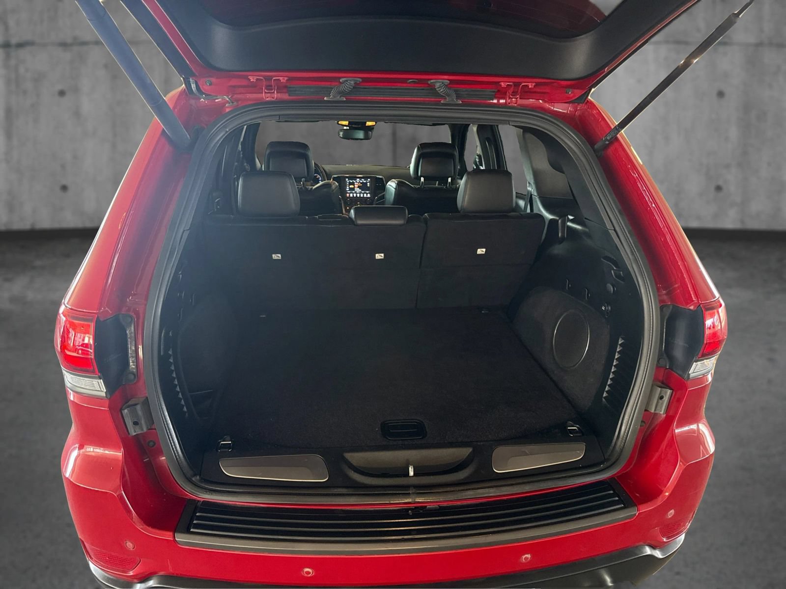 Used 2018 Jeep Grand Cherokee Trailhawk w/ Trailhawk Luxury Group AWD/4WD image 13