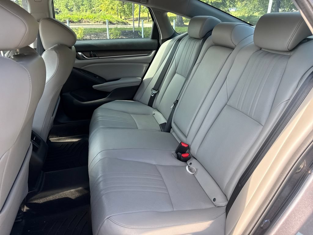 Used 2019 Honda Accord Touring image 31