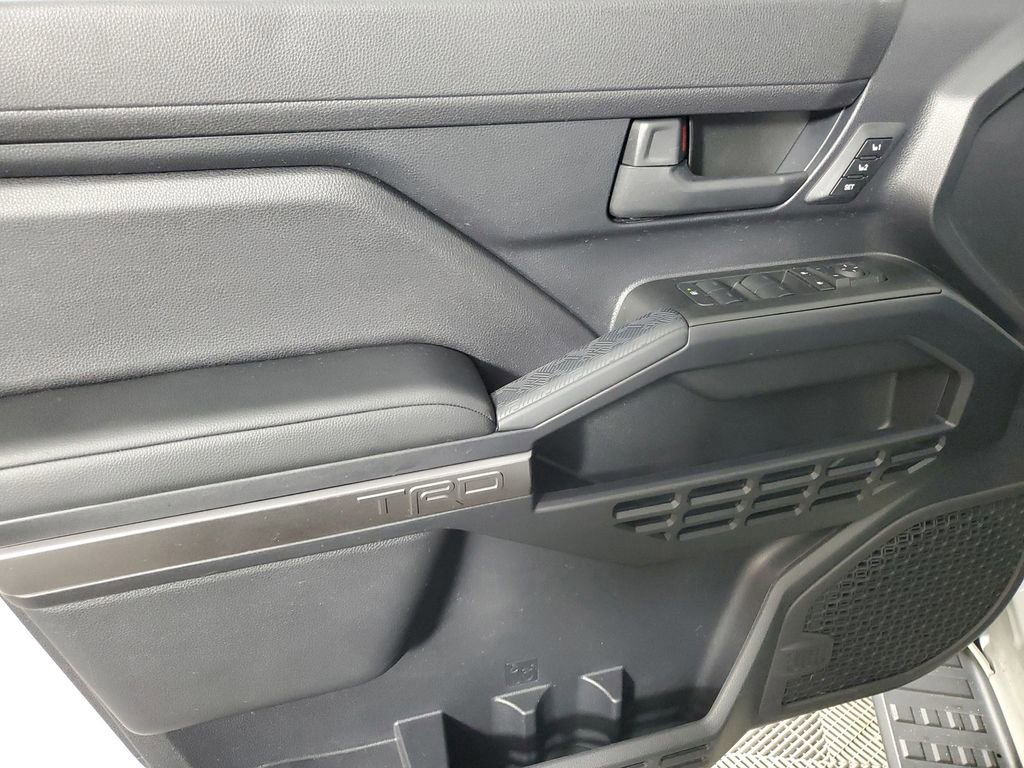 Used 2025 Toyota 4Runner TRD Off-Road Premium image 19