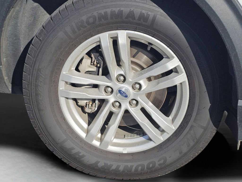 Used 2022 Ford Explorer XLT w/ Equipment Group 202A image 19