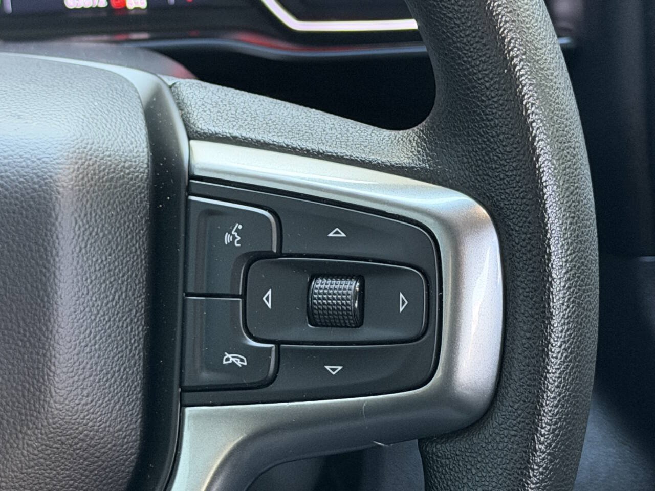 Used 2020 Chevrolet Silverado 1500 RST w/ RST Value Package AWD/4WD image 28