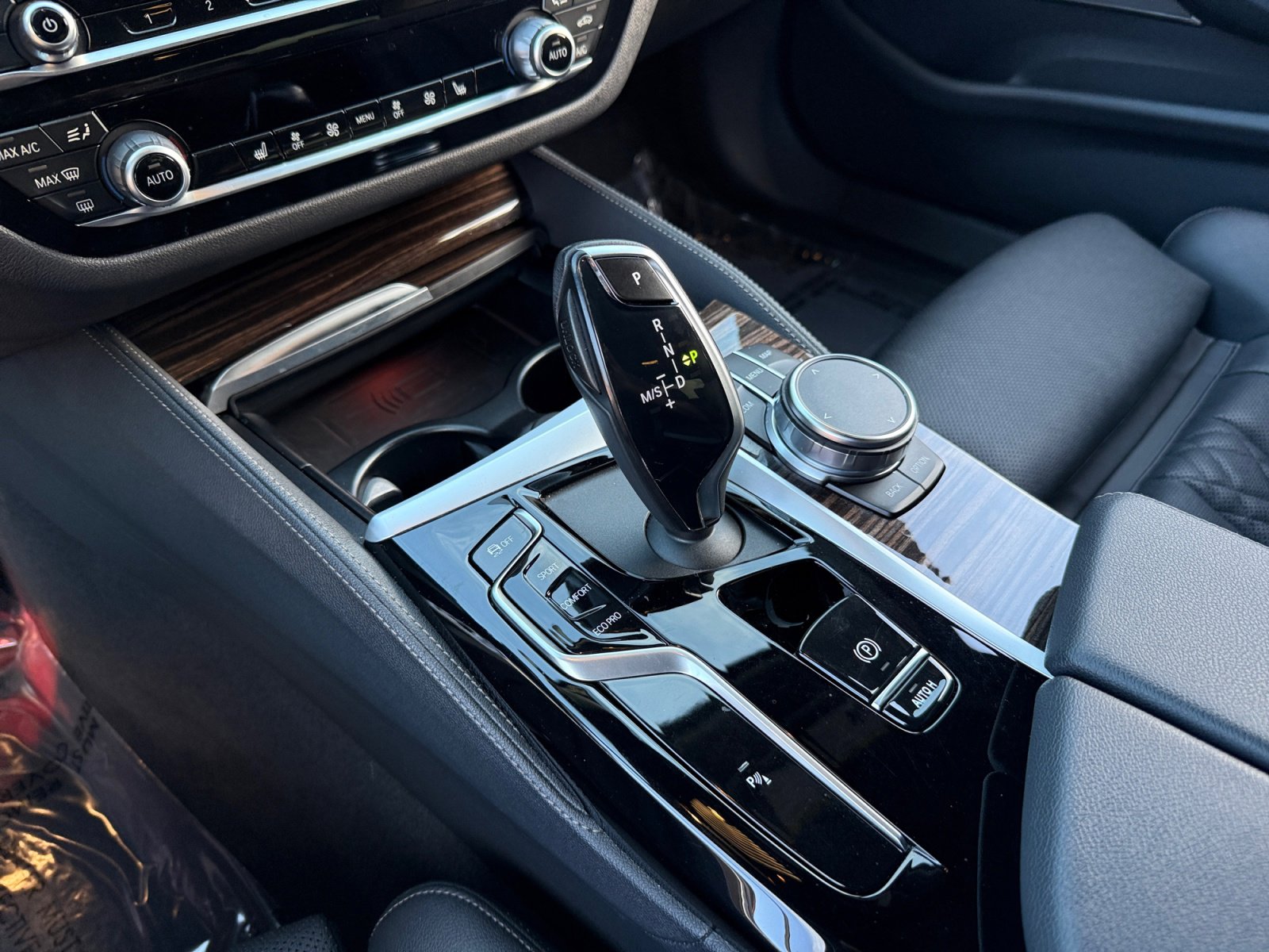 Used 2023 BMW 540i w/ M Sport Package image 10